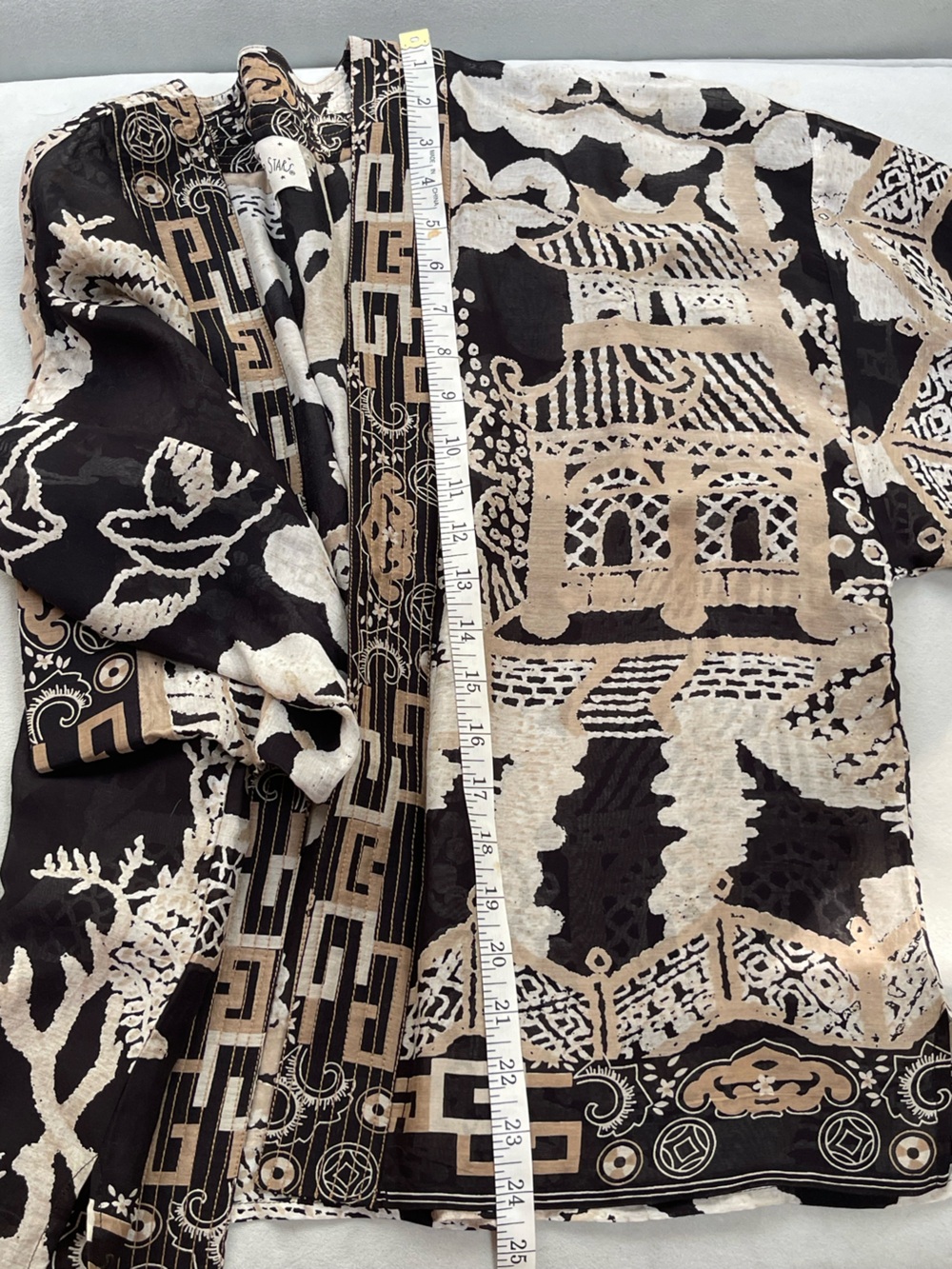 One Hundred Stars Short Kimono - Picture 5 of 6